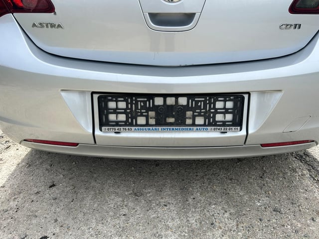 Elemente de caroserie dezmembrate, portiere și capote